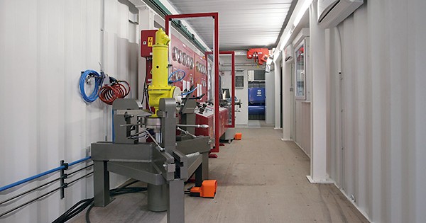 Мобильная мастерская для ремонта и испытания трубопроводной арматуры в полевых условиях, выполненная на базе 20' либо 40' контейнеров.